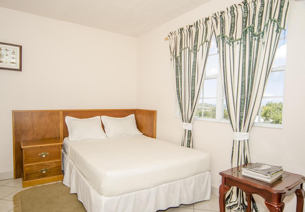 Caribbean Inn And Suites St. John's Oda fotoğraf